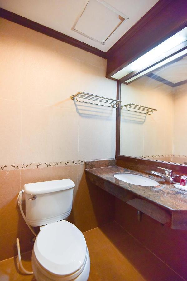 Oyo 389 Sira Boutique Residence Phuket Exterior foto